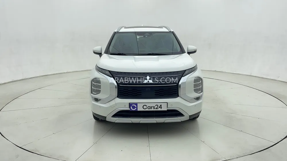 Mitsubishi Outlander 2024 for Sale in Dubai Image-8