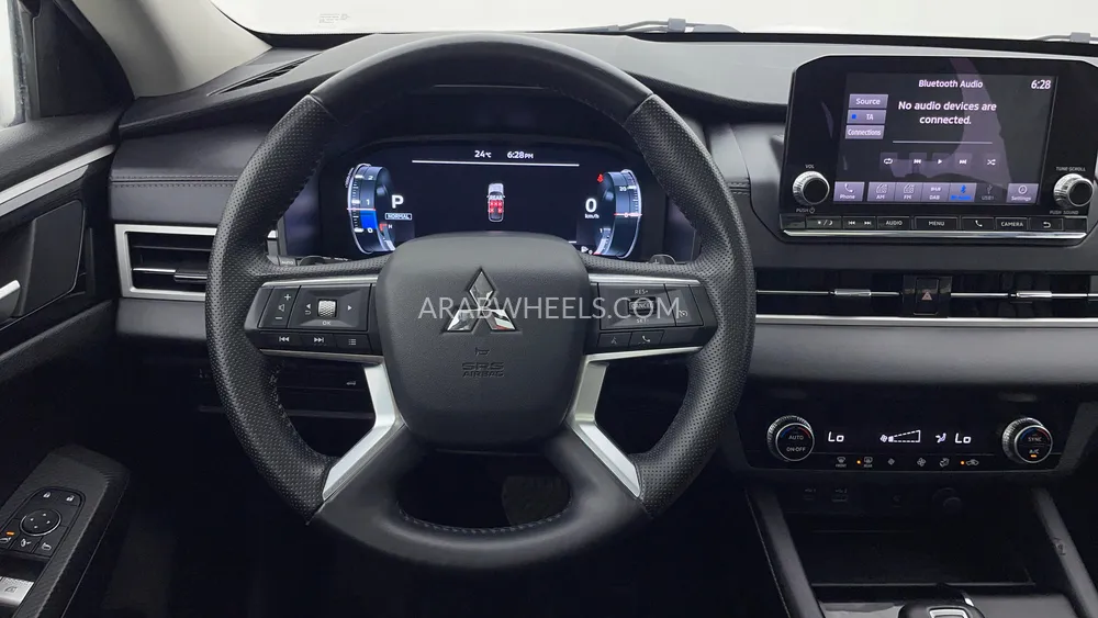 Mitsubishi Outlander 2024 for Sale in Dubai Image-17