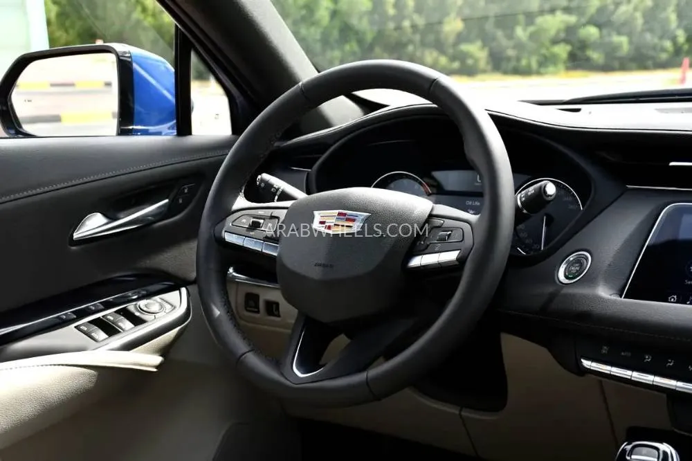 Cadillac XT4 2023 for Sale in Dubai Image-11