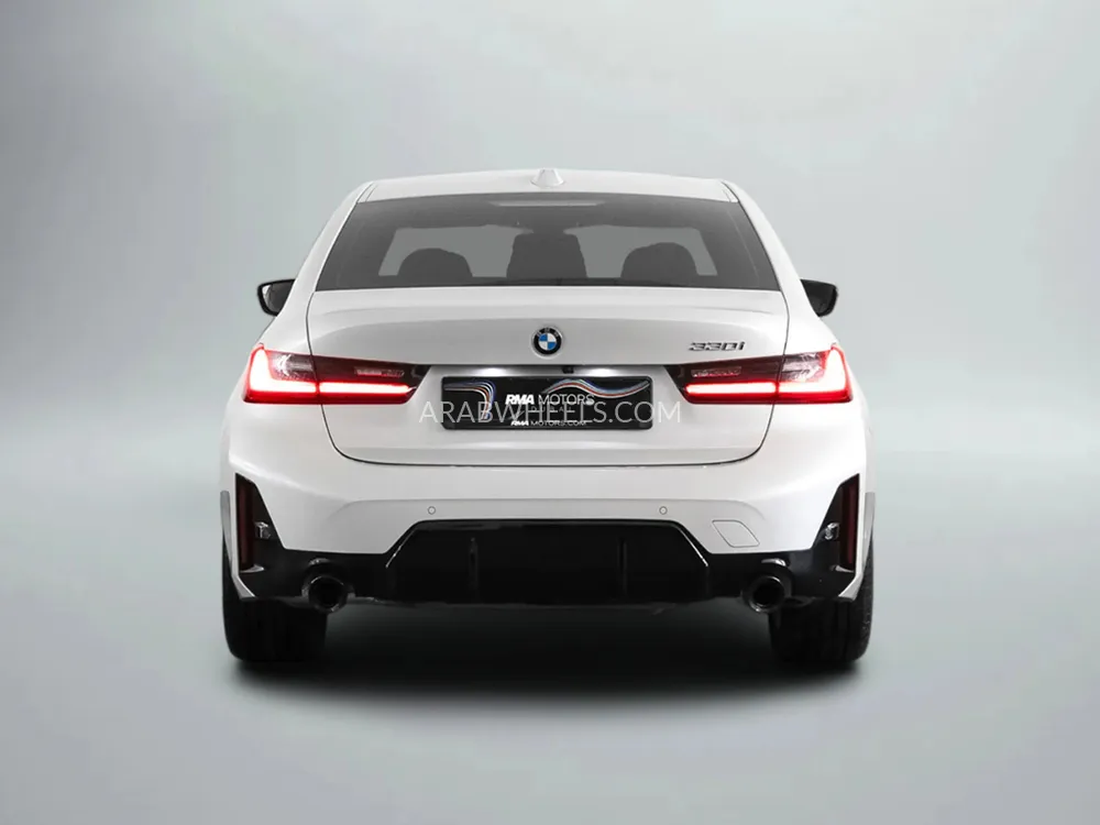 بي إم دبليو الفئة الثالثة 2023 for Sale in دبي Image-4