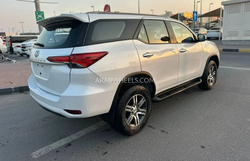 Toyota Fortuner 2024 for Sale in Sharjah Image-5