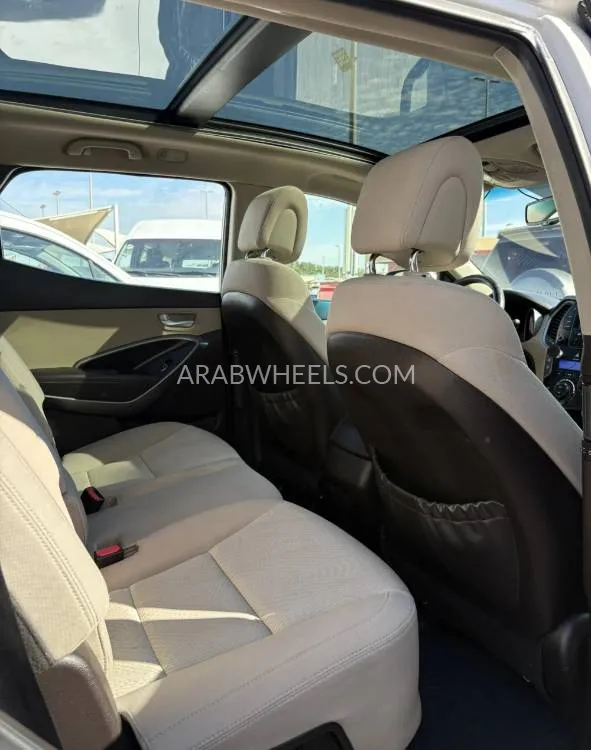 هيونداي سانتا في 2014 for Sale in الشارقة Image-22