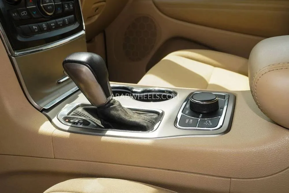 Jeep Cherokee 2022 for Sale in Dubai Image-22