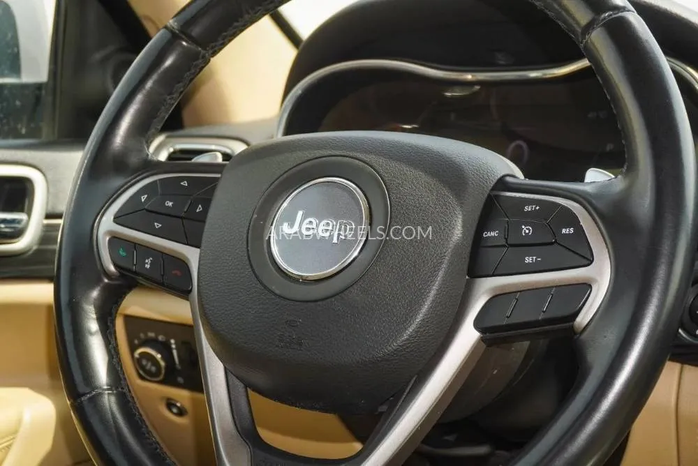 Jeep Cherokee 2022 for Sale in Dubai Image-26