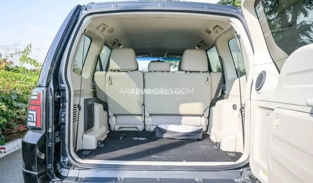 Mitsubishi Pajero 2020 for Sale in Dubai Image-16