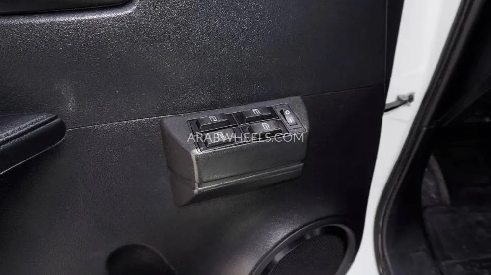 Toyota Hilux 2017 for Sale in Dubai Image-11