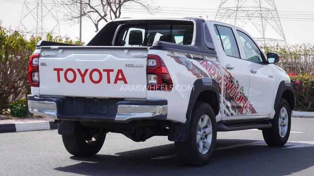 Toyota Hilux 2017 for Sale in Dubai Image-19