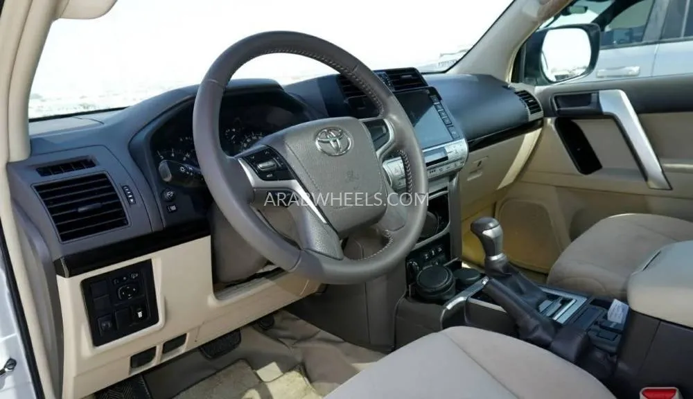 Toyota Land Cruiser 2023 for Sale in Dubai Image-10