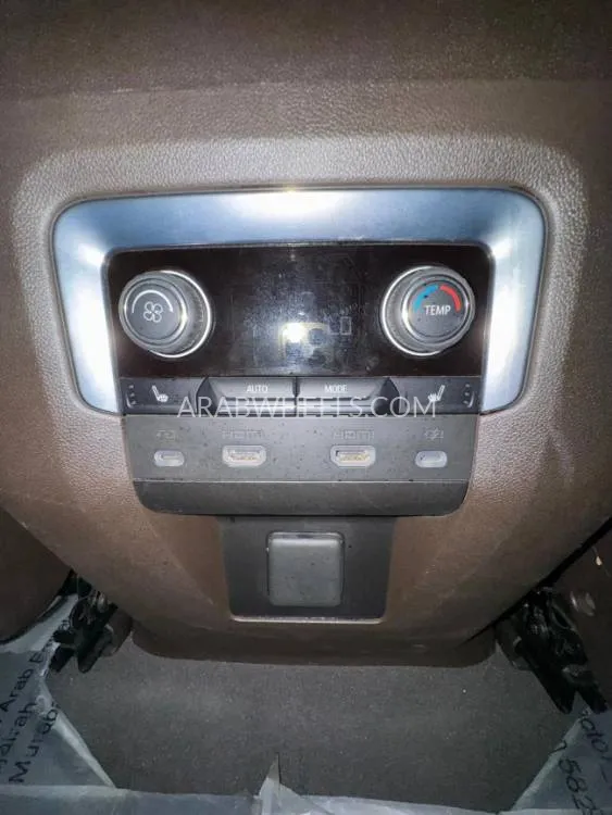 Chevrolet Tahoe 2022 for Sale in Ajman Image-8