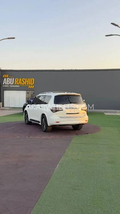 Infiniti QX80 2015 for Sale in Ajman Image-7