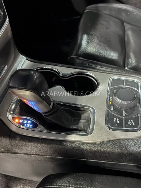 Jeep Cherokee 2019 for Sale in Ajman Image-16