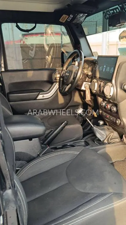 Jeep Wrangler 2016 for Sale in Ajman Image-10