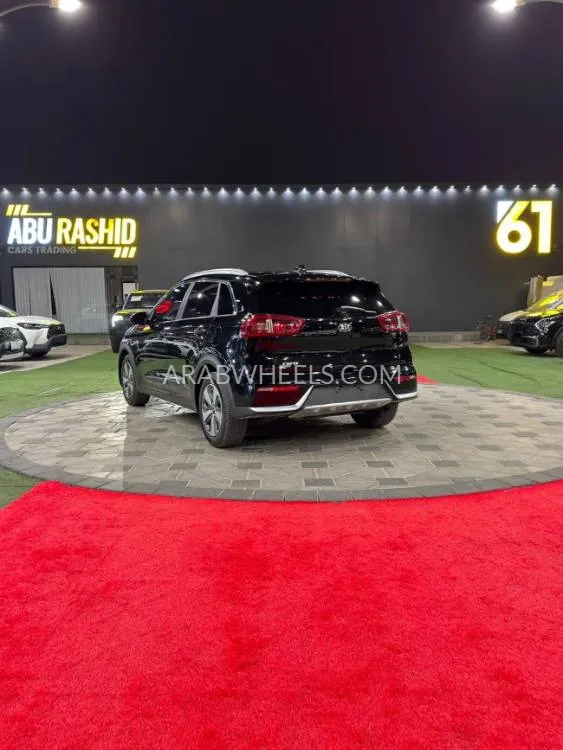 Kia Niro 2017 for Sale in Ajman Image-10