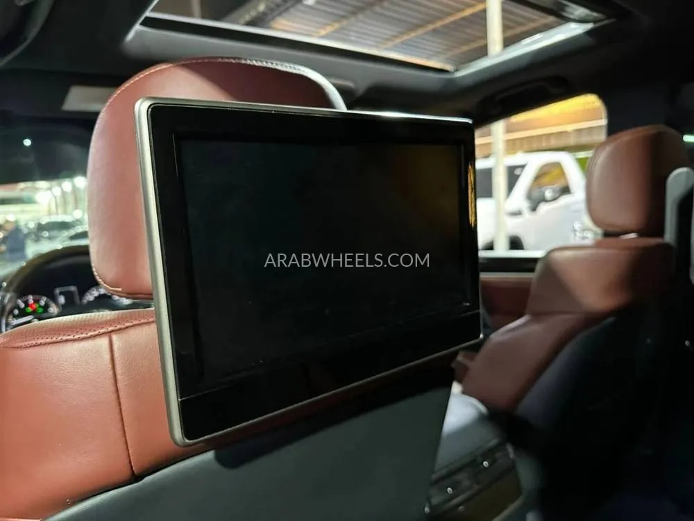 Lexus LX 2019 for Sale in Ajman Image-5