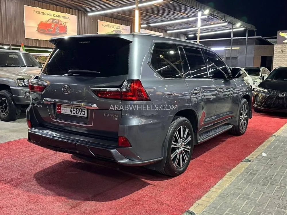 Lexus LX 2019 for Sale in Ajman Image-6