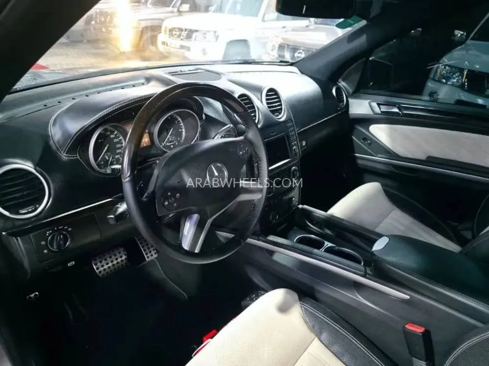 Mercedes Benz GL Class 2012 for Sale in Ajman Image-6