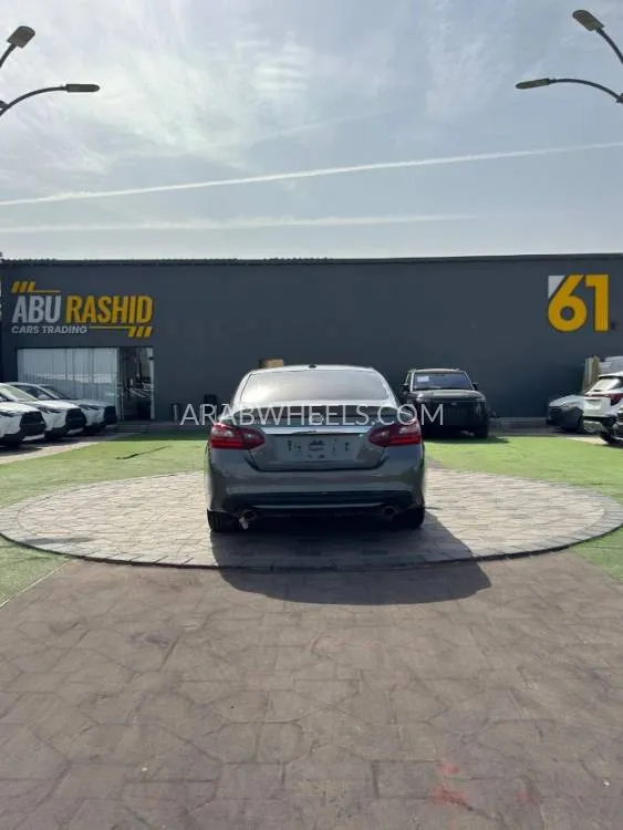 Nissan Altima 2018 for Sale in Ajman Image-5