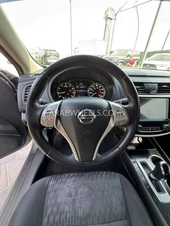 Nissan Altima 2018 for Sale in Ajman Image-9