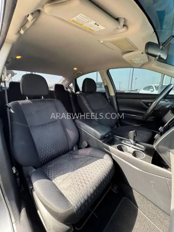 Nissan Altima 2018 for Sale in Ajman Image-11