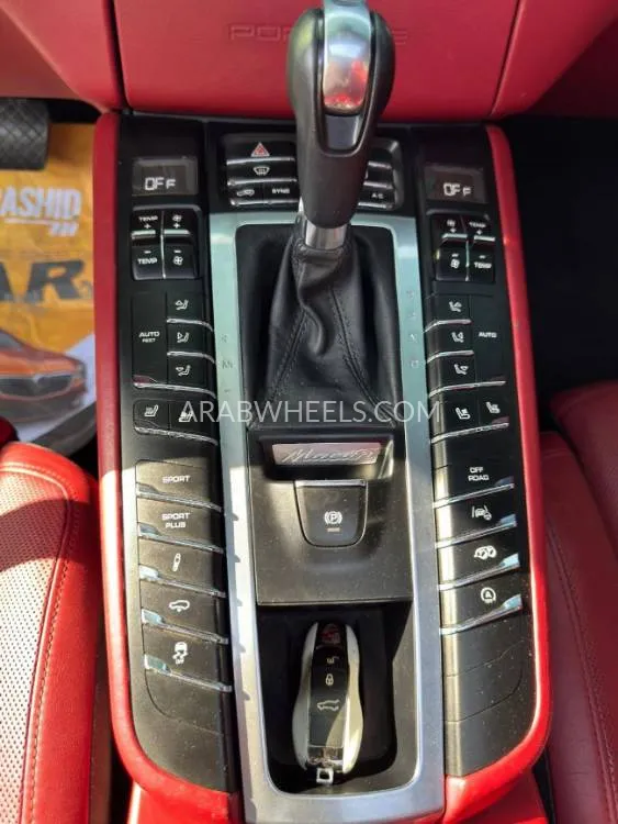 Porsche Macan 2015 for Sale in Ajman Image-5