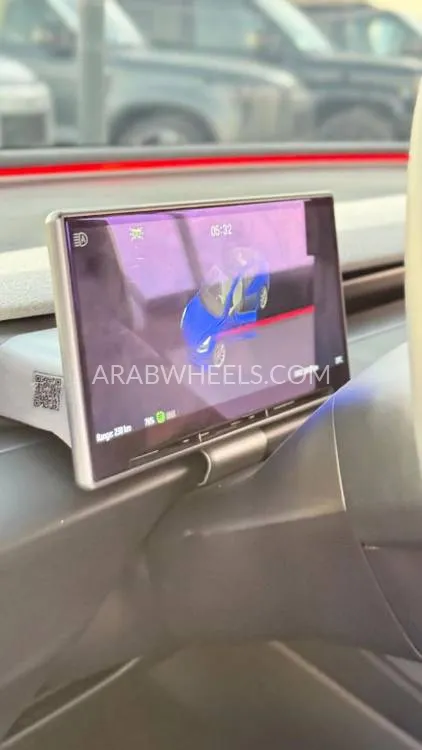 Tesla Model 3 2024 for Sale in Ajman Image-9