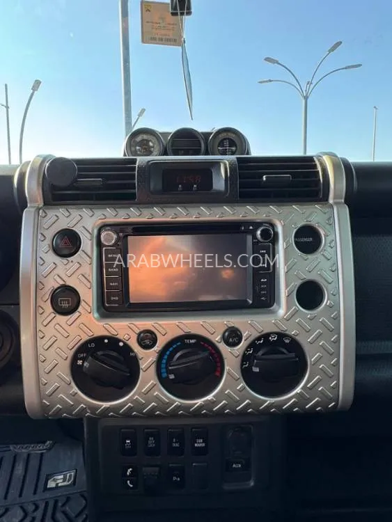 تويوتا إف جي كروزر 2009 for Sale in عجمان Image-12