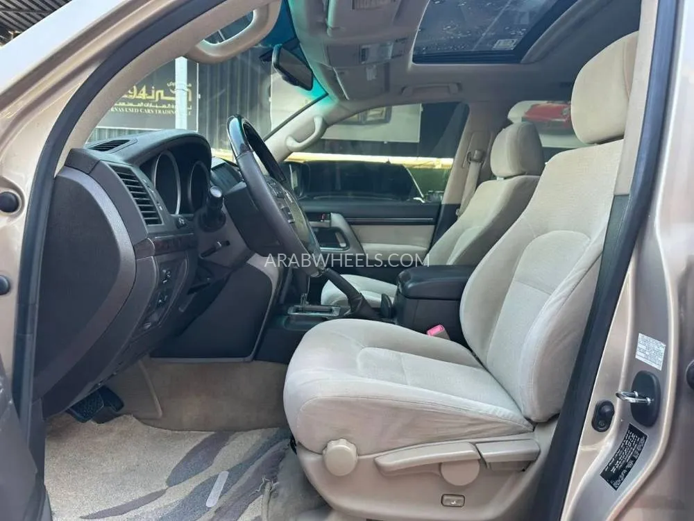 Toyota Land Cruiser 2010 for Sale in Ajman Image-10