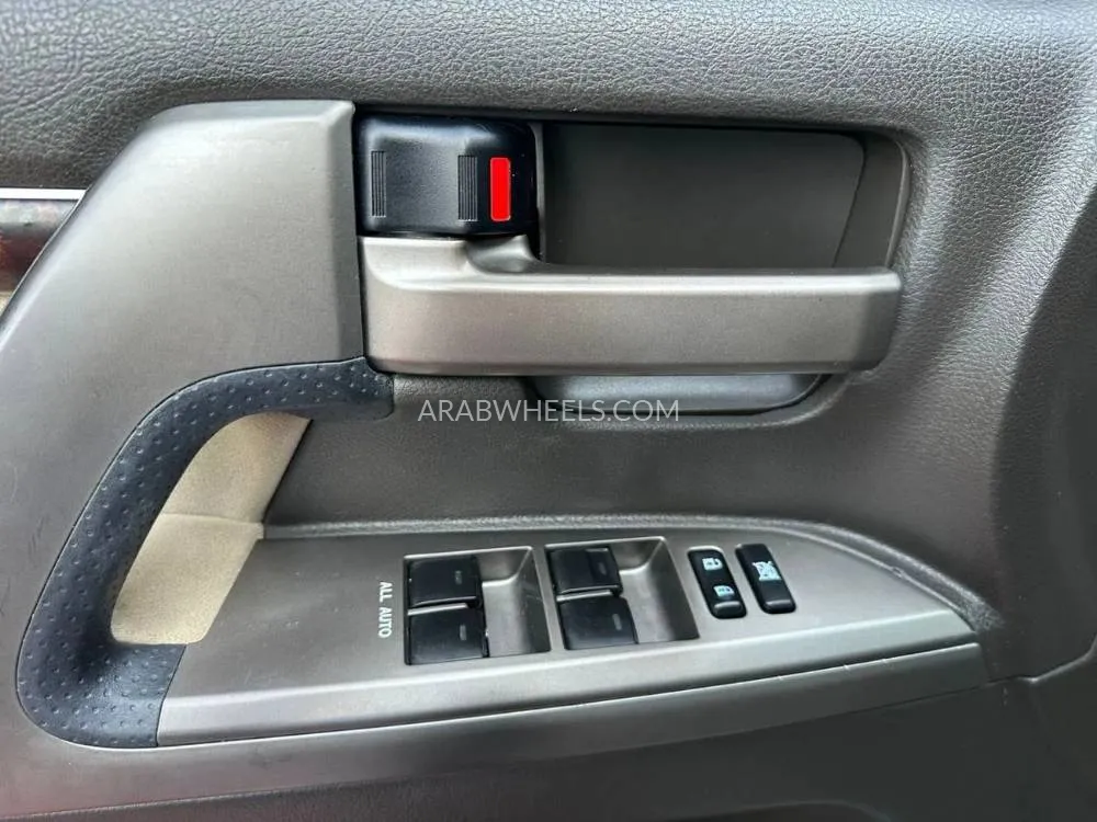 Toyota Land Cruiser 2010 for Sale in Ajman Image-16
