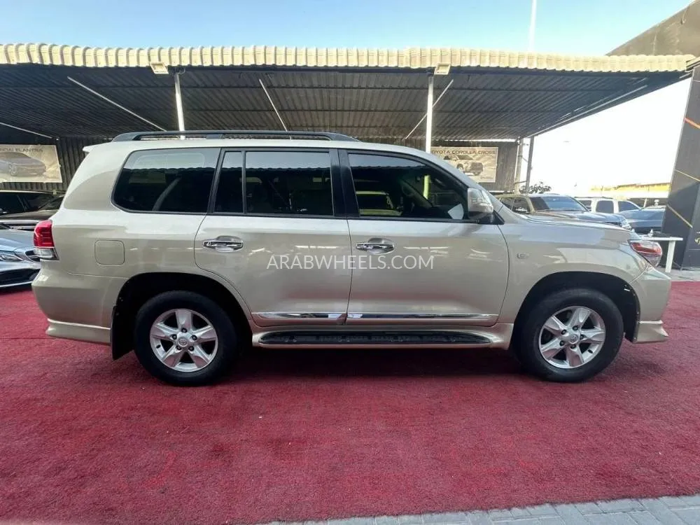 Toyota Land Cruiser 2010 for Sale in Ajman Image-17
