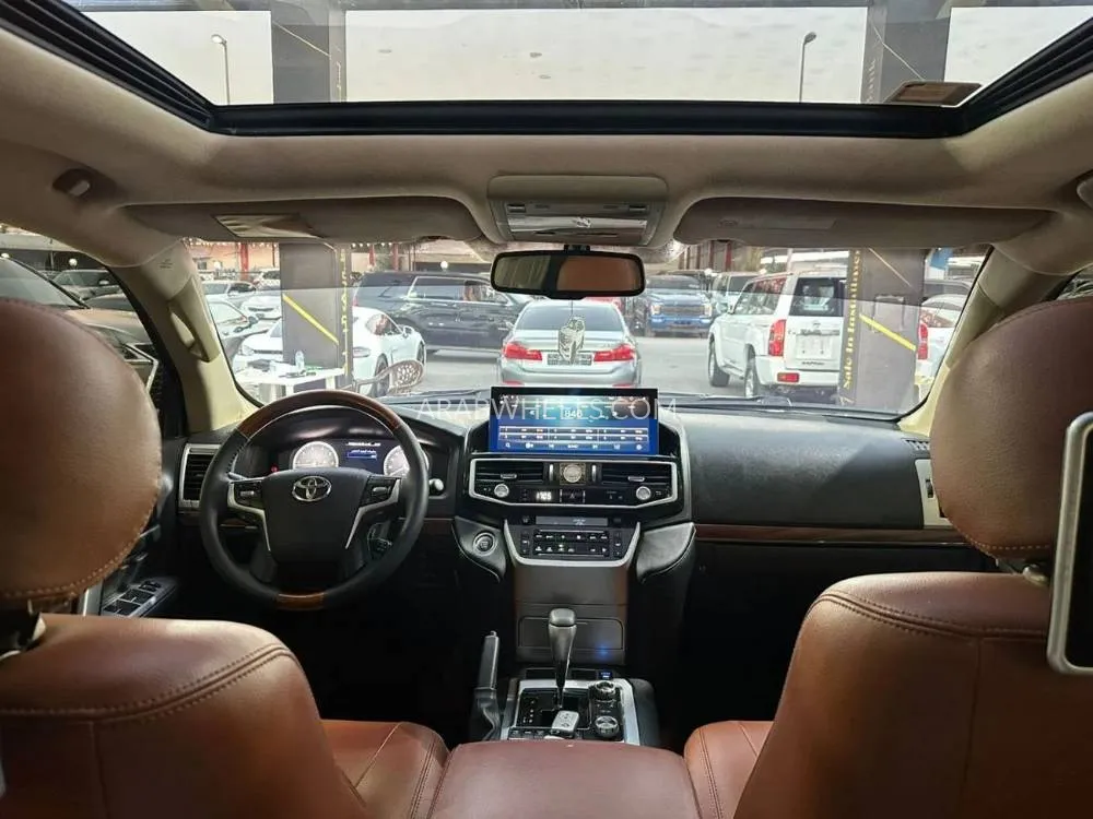Toyota Land Cruiser 2010 for Sale in Ajman Image-9