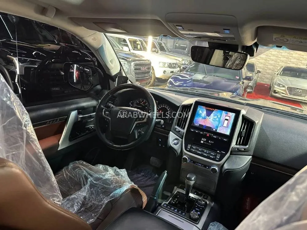 Toyota Land Cruiser 2019 for Sale in Ajman Image-10