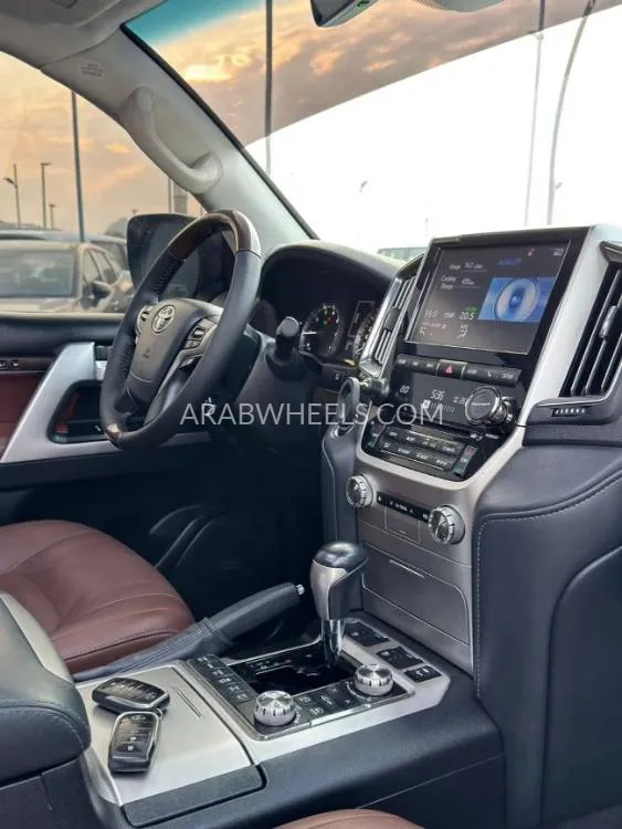Toyota Land Cruiser 2019 for Sale in Ajman Image-11