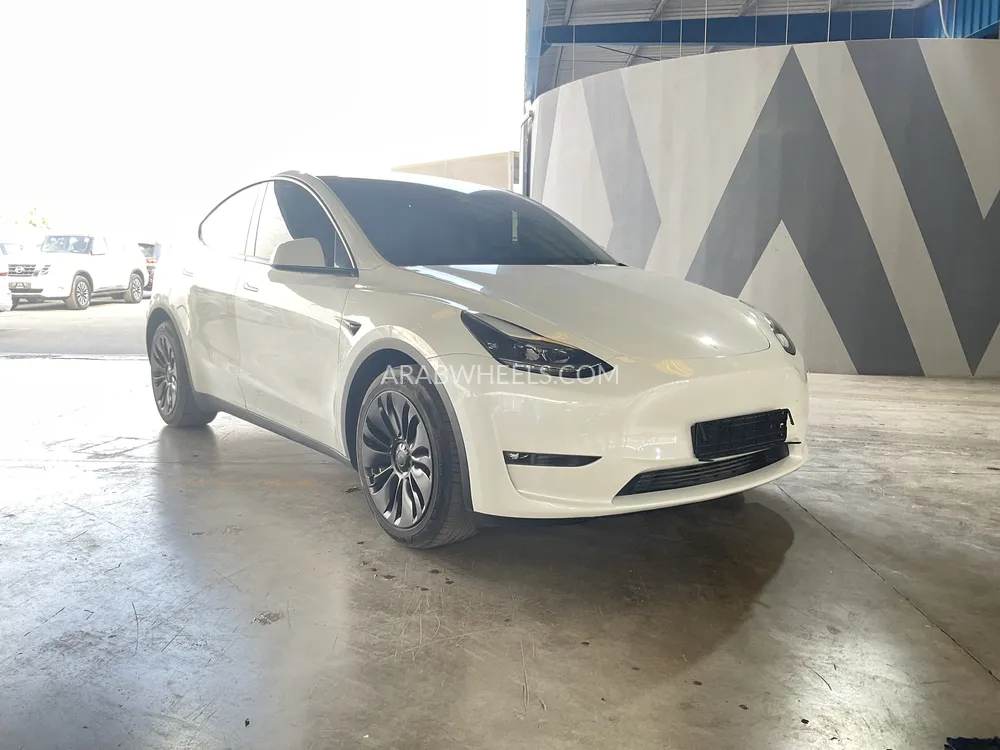 Tesla Model Y 2023 for Sale in Sharjah Image-3