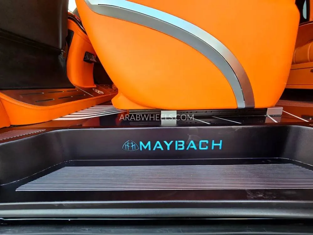 مرسيدس بنز كلاس V 2018 for Sale in الشارقة Image-17