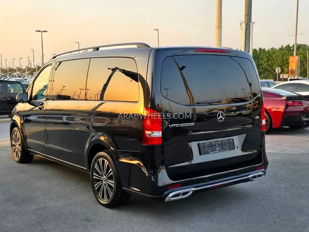 Mercedes Benz Vito 2016 for Sale in Sharjah Image-2