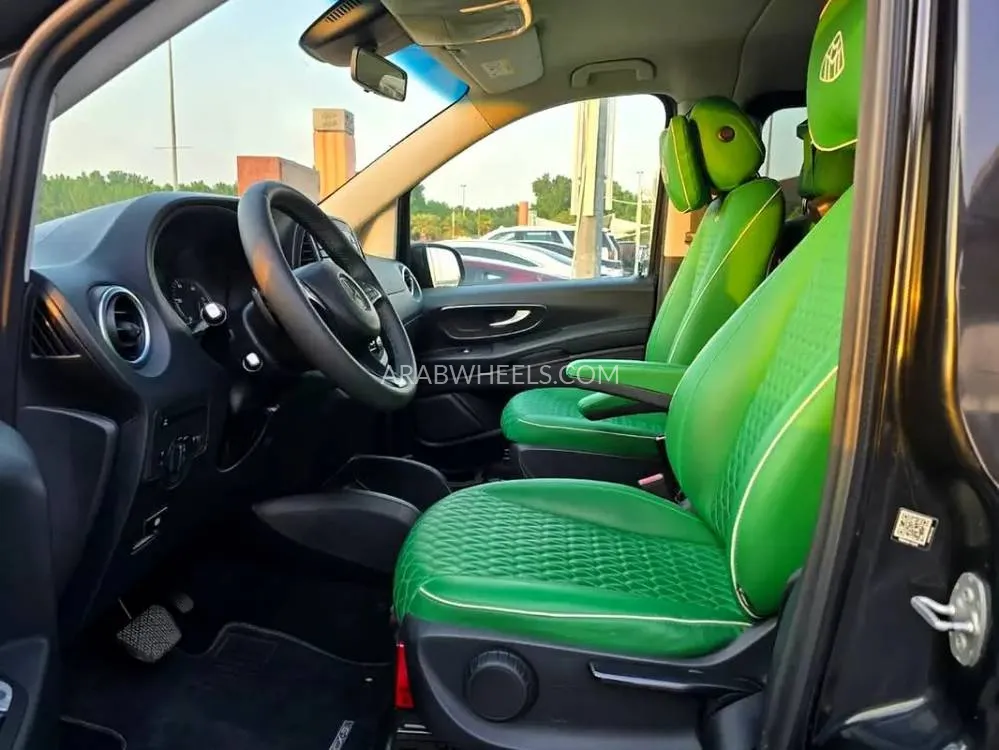 Mercedes Benz Vito 2016 for Sale in Sharjah Image-4