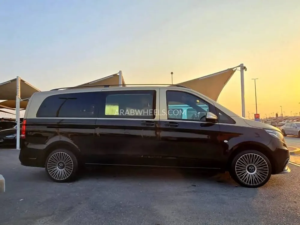 Mercedes Benz Vito 2018 for Sale in Sharjah Image-2