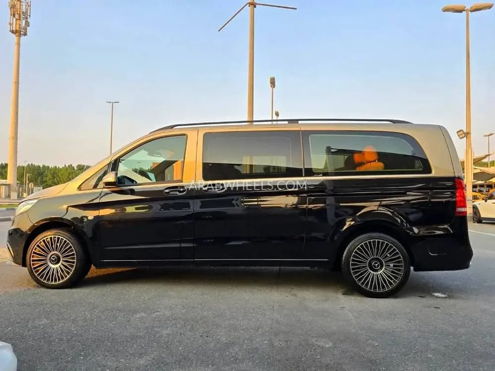 Mercedes Benz Vito 2018 for Sale in Sharjah Image-12