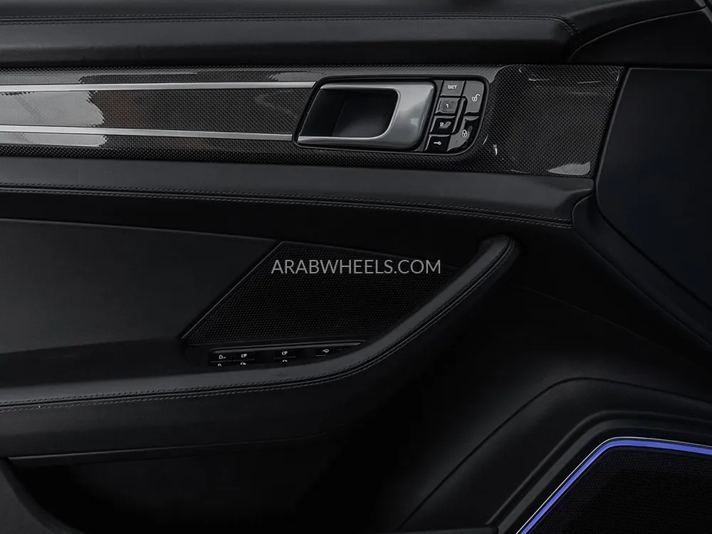 Porsche Panamera 2018 for Sale in Dubai Image-11