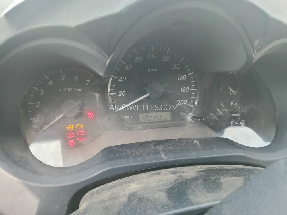 Toyota Hilux 2015 for Sale in Sharjah Image-11