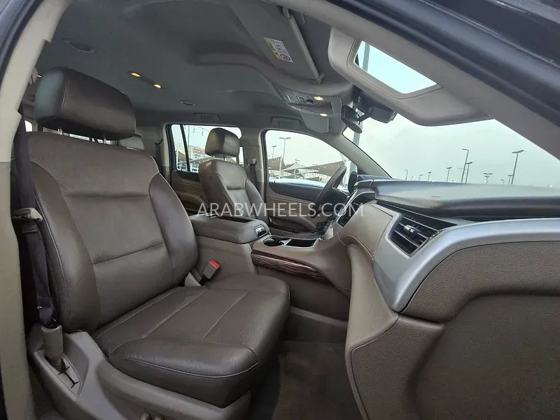 GMC Yukon XL 2020 for Sale in Sharjah Image-11