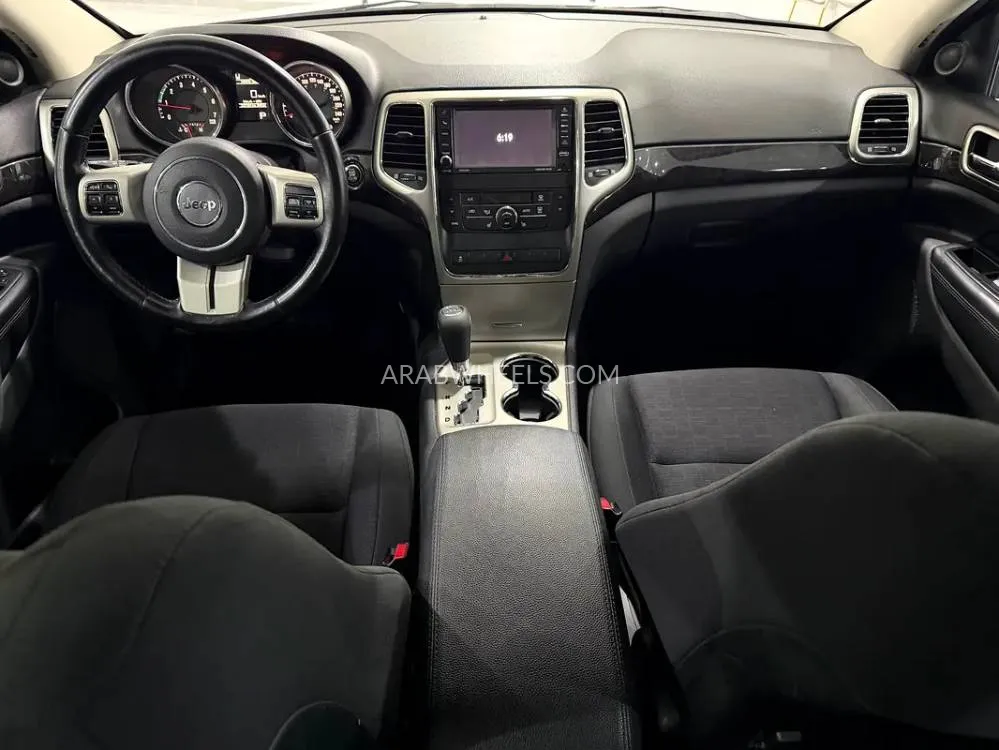 Jeep Grand Cherokee 2012 for Sale in Dubai Image-11