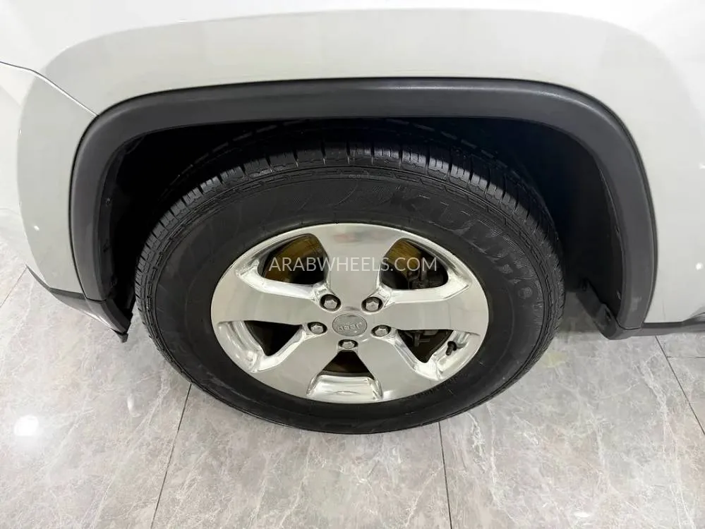 Jeep Grand Cherokee 2012 for Sale in Dubai Image-13