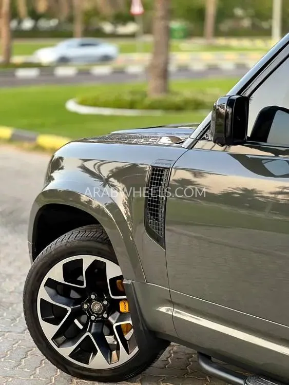 لاند روفر ديفندر 2022 for Sale in دبي Image-4