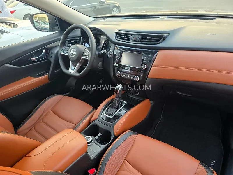نيسان إكس تريل 2020 for Sale in الشارقة Image-2