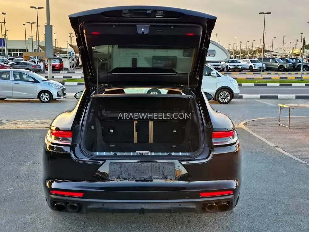 Porsche Panamera 2021 for Sale in Sharjah Image-8