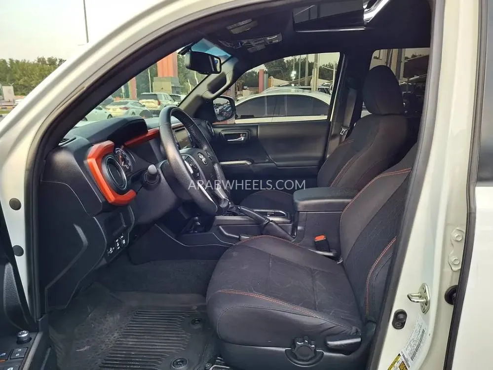 Toyota Tacoma 2017 for Sale in Sharjah Image-6