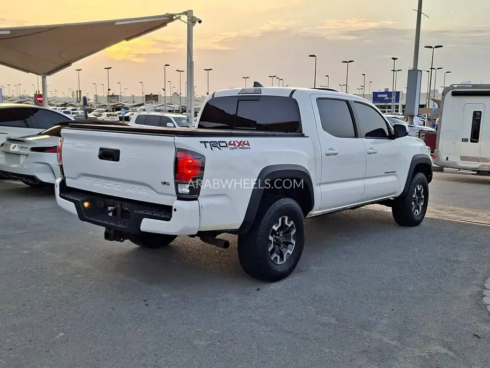 Toyota Tacoma 2017 for Sale in Sharjah Image-12