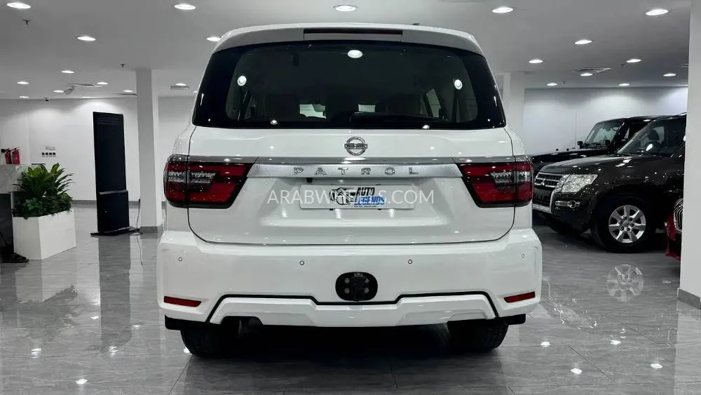 Nissan Patrol 2021 for Sale in Dubai Image-6