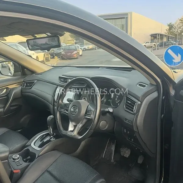 Nissan X-Trail 2018 for Sale in Dubai Image-10